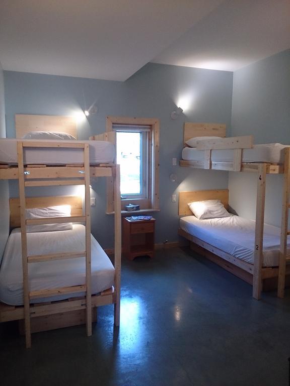 Hot Springs Campground & Hostel Upper Laberge Номер фото